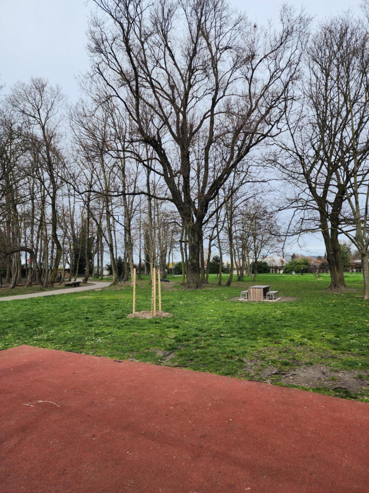 Agreable T2/Centre-Ville *10 Min Gare* Bourgoin-Jallieu Exterior photo